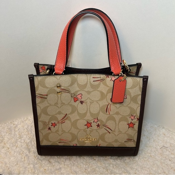Giftable Coach Dempsey Tote 22 In Signature Canvas With Heart And Star Print - Picture 2 of 15